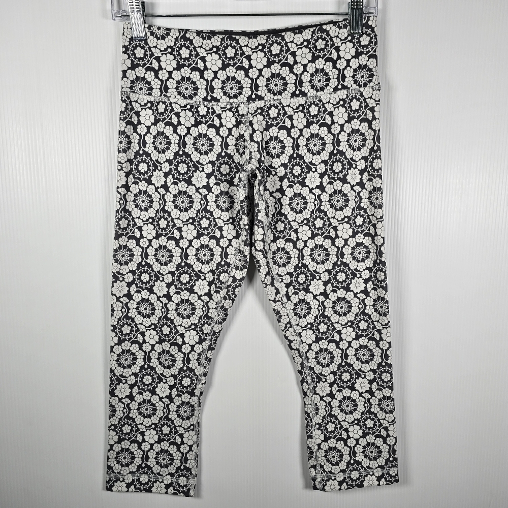 Lululemon Wunder Under Grey & White Twiggy Floral Nimbus Leggings Size 6 Cropped